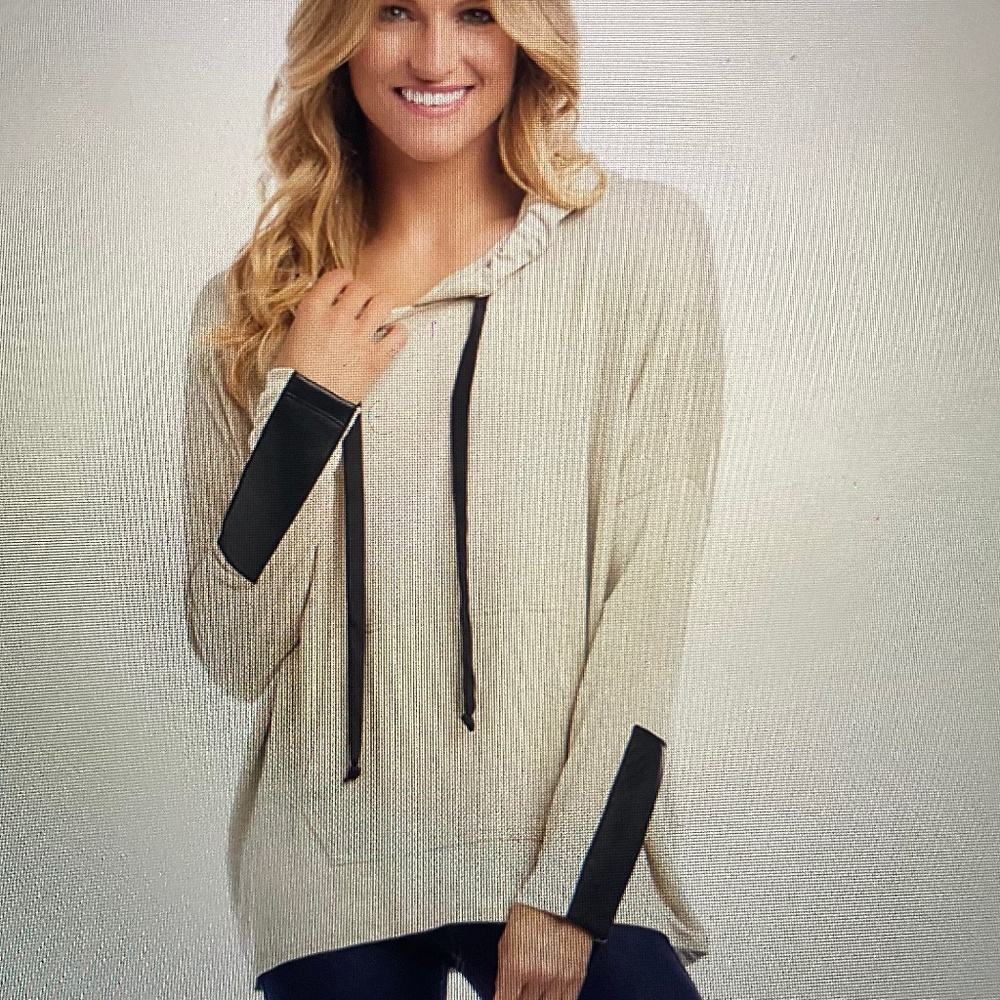 Karen Kane NWT hoodie Size S